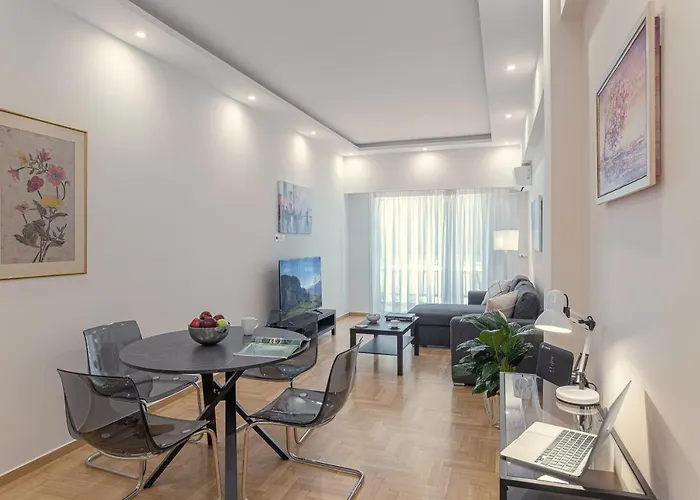 Amazing Apartment Near Metro Station!